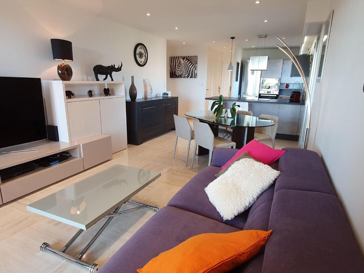 Classy In With Pool And Private Parking Place Villa Nizza