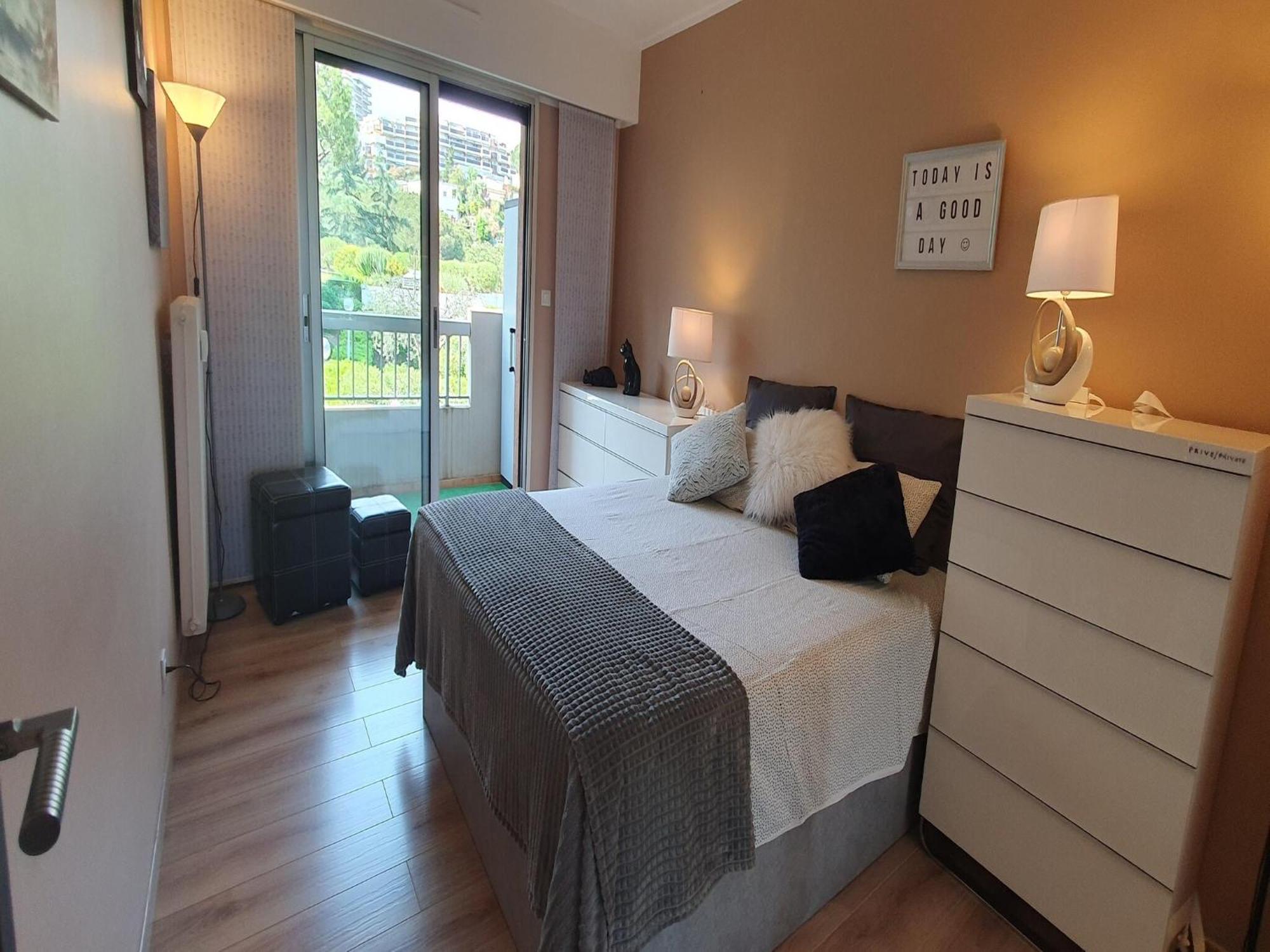 Classy In With Pool And Private Parking Place Villa